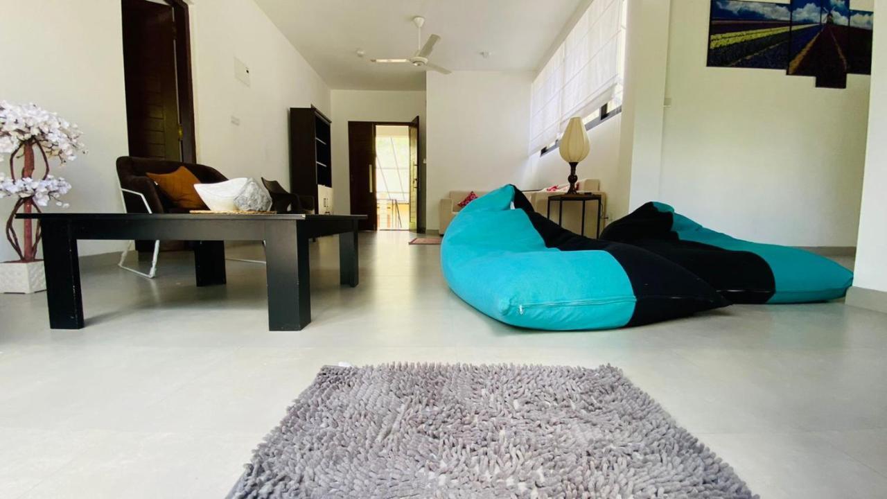 Travel Inn Deluxe Anniewatta 康提 外观 照片